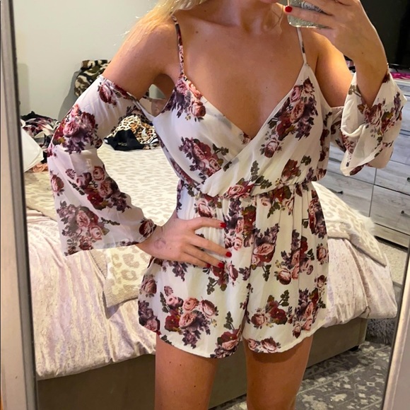 Misguided Floral off shoulder romper size 8 - Picture 2 of 8